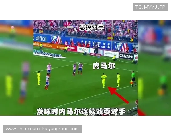 内马尔被队友恶搞穿奇装合影，气氛尴尬又搞笑